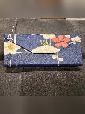 V&A Victoria & Albert Museum Blue Floral Hard Eyeglasses Case